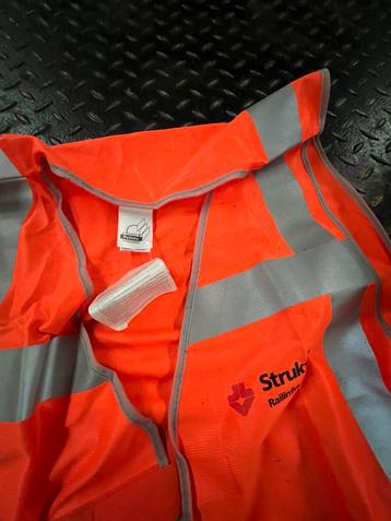 8x Veiligheidsvest Strukton - Zo goed als nieuw beschikbaar voor biedingen
