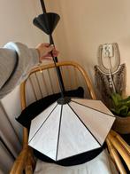 Vintage hanglamp in stijl van Tiffany - wit, Huis en Inrichting, Lampen | Hanglampen, Ophalen of Verzenden, Minder dan 50 cm