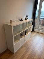 Witte Kallax kast met glazen deurtjes, Huis en Inrichting, Kasten | Vitrinekasten, Ophalen, Met deur(en), 100 tot 150 cm, Zo goed als nieuw