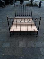 Antiek spijlen bed, Ophalen
