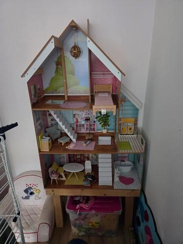 KidKraft Poppenhuis met Accessoires beschikbaar voor biedingen