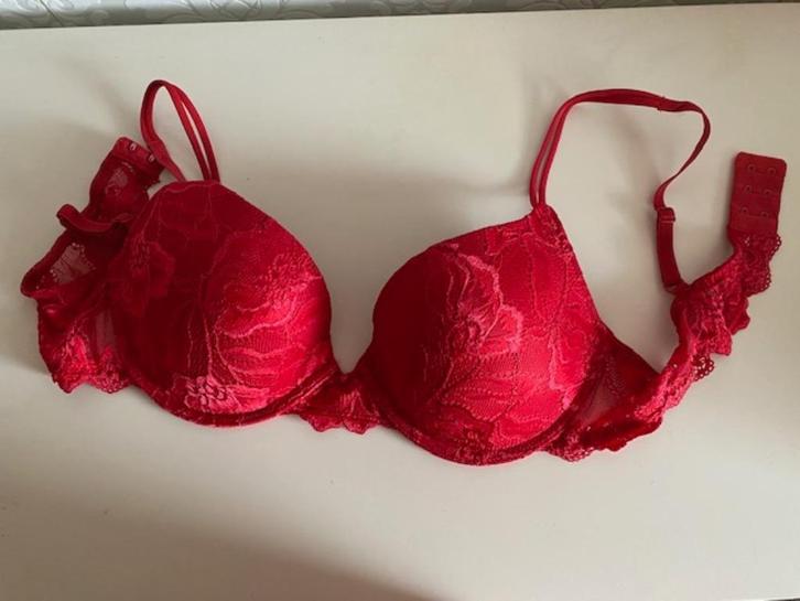 Rode push-up beha mt B85 After Eden met slip XL, Kleding | Dames, Ondergoed en Lingerie, Setje, Rood, Ophalen of Verzenden