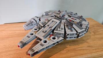 Lego Star Wars 75105 Millenium Falcon beschikbaar voor biedingen