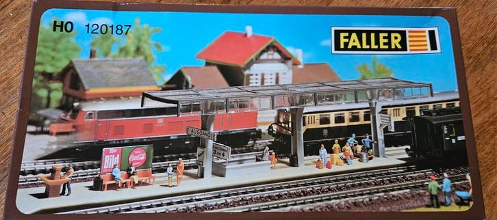 Faller 120187 Overdekt Perron - Modelbouw, Hobby en Vrije tijd, Modeltreinen | H0, Nieuw, Brug, Tunnel of Gebouw, Gelijkstroom of Wisselstroom