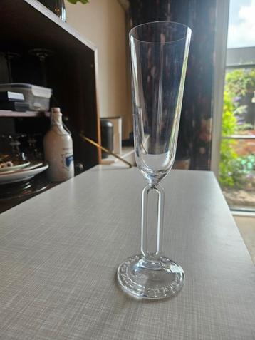 Riedel champagneglas millennium 2000.  beschikbaar voor biedingen