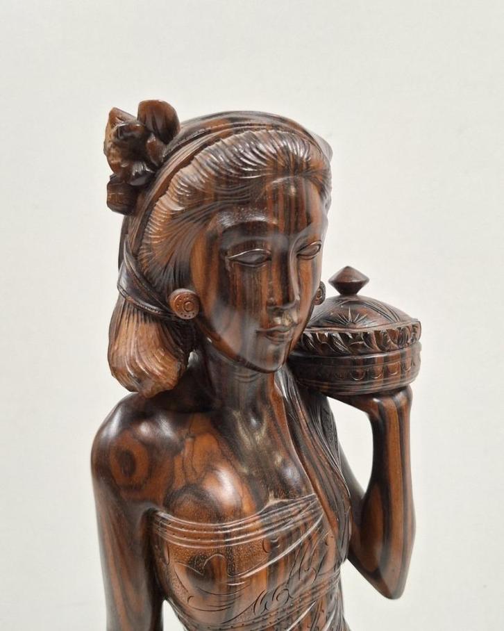 * Balinees beeld vrouw 50,5 cm, Antiek en Kunst, Kunst | Beelden en Houtsnijwerken, Ophalen of Verzenden