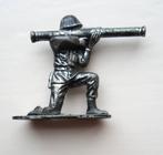 Metalen miniatuur soldaat met bazooka., Verzamelen, Ophalen of Verzenden, Zo goed als nieuw, Mens