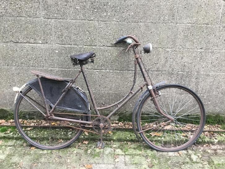Oldtimer damesfiets, Fietsen en Brommers, Fietsen | Oldtimers, Jaren '20 of ouder, Ophalen