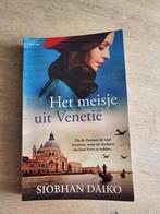 roman Het meisje uit venetie - Siobhan Daiko, Ophalen of Verzenden, Gelezen, Nederland