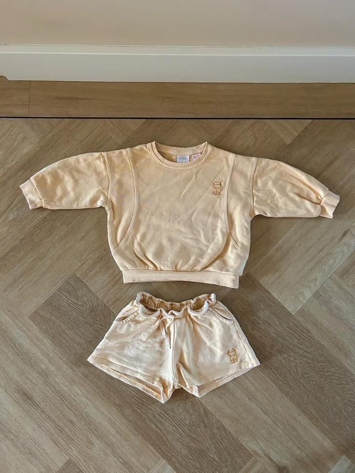 Z.g.a.n. Geel setje, sweater + korte broek, Zara, maat 92, Kinderen en Baby's, Kinderkleding | Maat 92, Zo goed als nieuw, Meisje