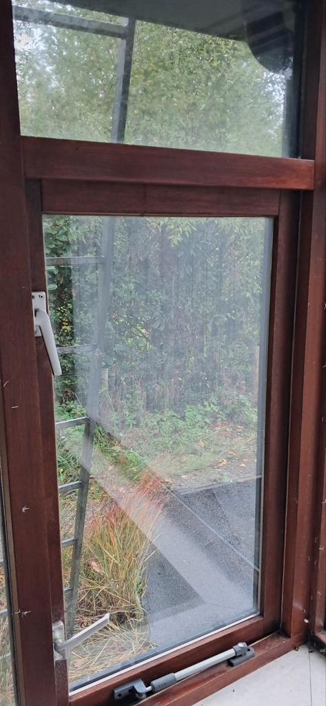 Gratis af te halen: Diverse gebruikte raamkozijnen, Doe-het-zelf en Verbouw, Glas en Ramen, Gebruikt, Dubbelglas, Ophalen