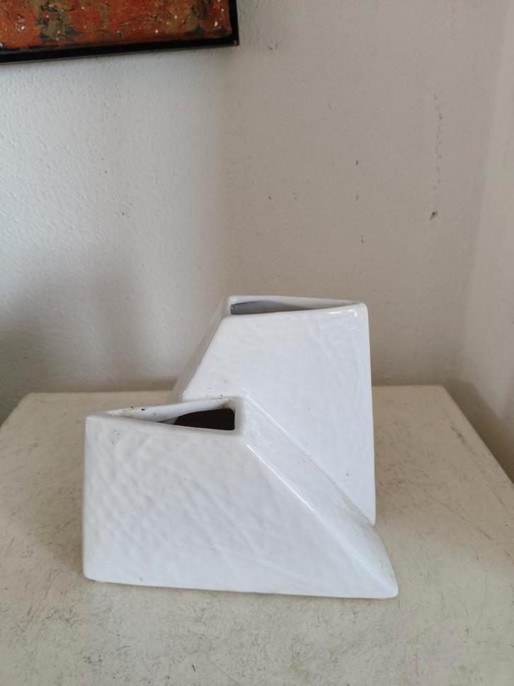 2351 Anthony Sika Keramiek Sculptuur, Huis en Inrichting, Woonaccessoires | Vazen, Gebruikt, Wit, Minder dan 50 cm, Aardewerk of Porselein