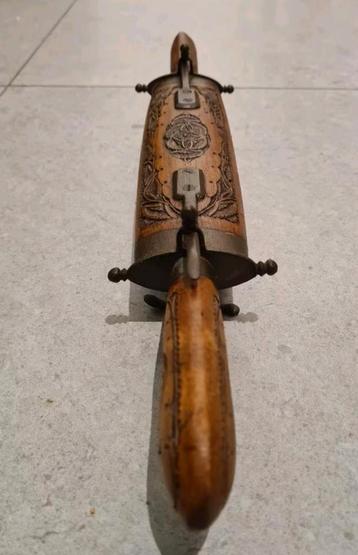 Antiek mes en vork in koffer mooi bewerkt  beschikbaar voor biedingen