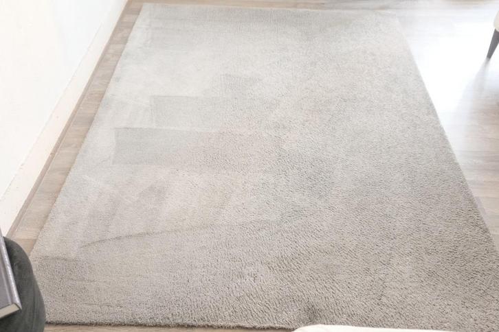 Lichtgrijs vloerkleed 160x230 cm KARWEI – Zacht & stijlvol, Huis en Inrichting, Stoffering | Tapijten en Kleden, Zo goed als nieuw
