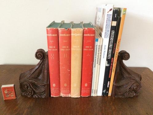 2 sierlijk gekrulde boekensteunen krul bruin vintage steunen, Huis en Inrichting, Woonaccessoires | Wandplanken en Boekenplanken