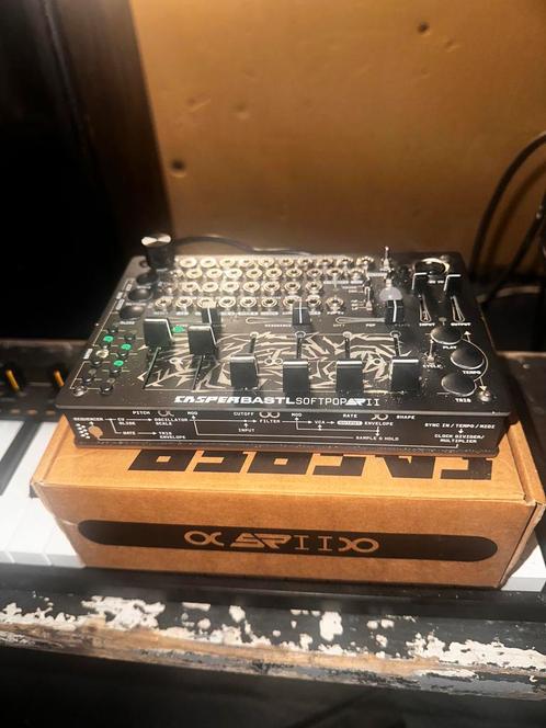 CasperBastlSoftpop SPll, Muziek en Instrumenten, Synthesizers, Zo goed als nieuw, Met midi-aansluiting, Ophalen of Verzenden