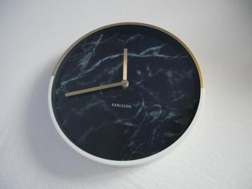 Wandklok Karlsson (marmerlook) beschikbaar voor biedingen