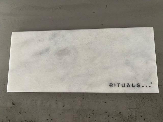 Nieuw Rituals luxury antique marmeren plankje zeep tray, Huis en Inrichting, Woonaccessoires | Kandelaars en Kaarsen, Nieuw, Minder dan 25 cm
