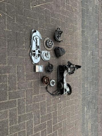 Aerox/Minarelli DD blok/carters horizontaal e.a. parts beschikbaar voor biedingen