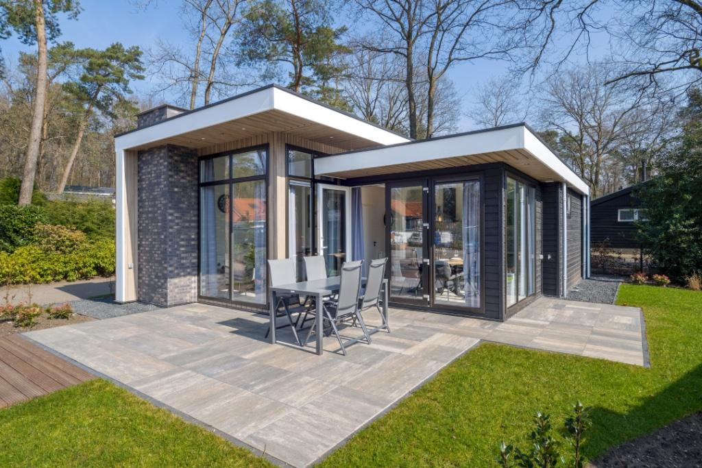 CHALETS TE HUUR VOOR TIJDELIJKE BEWONING OP 5* VAKANTIEPARK - Huizen
