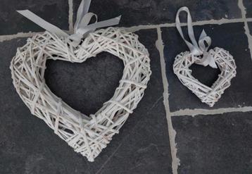 2 harten (35cm en 16cm groot) Woondecoratie / wanddecoratie beschikbaar voor biedingen