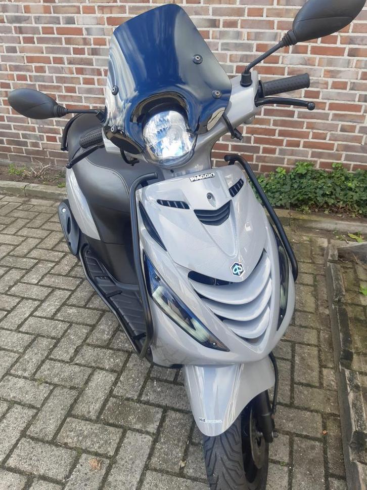 Piaggio zip 50cc 4t (sp kappen), Fietsen en Brommers, Scooters | Piaggio, Zo goed als nieuw, Zip, Maximaal 45 km/u, Benzine, Ophalen