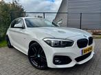 BMW 1-Serie 118i M-Sport Aut./ Shadow Line/ Black/ Led/ HK, Auto's, 65 €/maand, Alcantara, Origineel Nederlands, 650 kg
