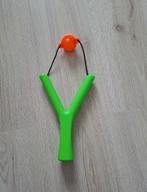 Groen oranje speelgoed katapult stuiterbal waterballonnen, Ophalen of Verzenden, Zo goed als nieuw