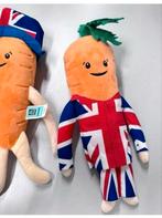 2X Engelse Aldi Kevin The Carrot In a Kilt Wortel XL Knuffel, Nieuw, Ophalen of Verzenden, H, H