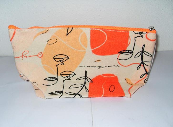 Toilettas oranje / make-up tasje / etui make up - NIEUW !!!, Sieraden, Tassen en Uiterlijk, Toilettassen, Nieuw, Dame, Oranje
