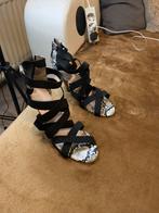 Hakken - Maat 39, Kleding | Dames, Schoenen, Ophalen of Verzenden, Zo goed als nieuw, Zwart, Pumps