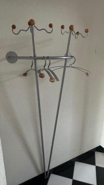 Kapstok  beschikbaar voor biedingen