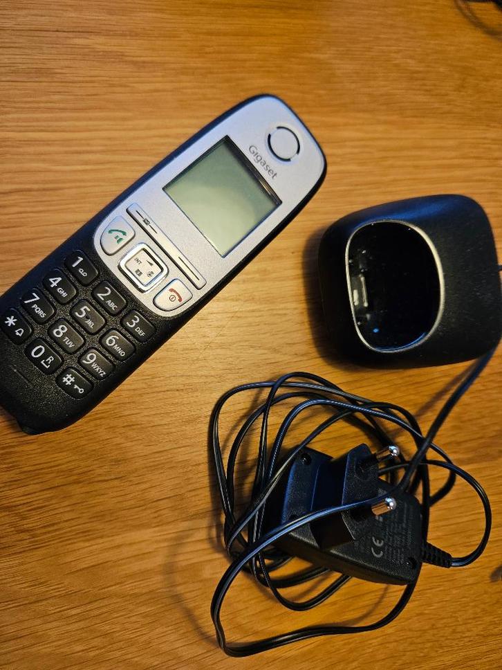 Dect telefoon, Telecommunicatie, Vaste telefoons | Handsets en Draadloos, Zo goed als nieuw, 2 handsets, Ophalen