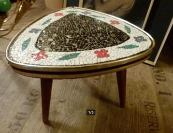 vintage bloementafeltjes 50-60er jaren 3 stuks beschikbaar voor biedingen
