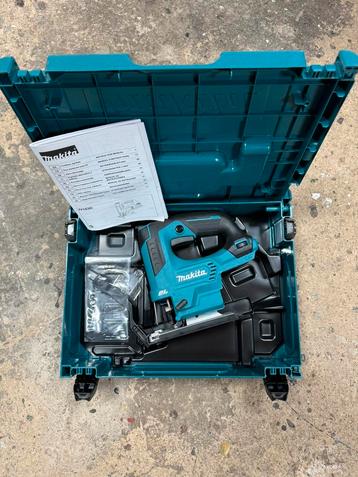 Nieuwe makita accu decoupeerzaag in koffer beschikbaar voor biedingen
