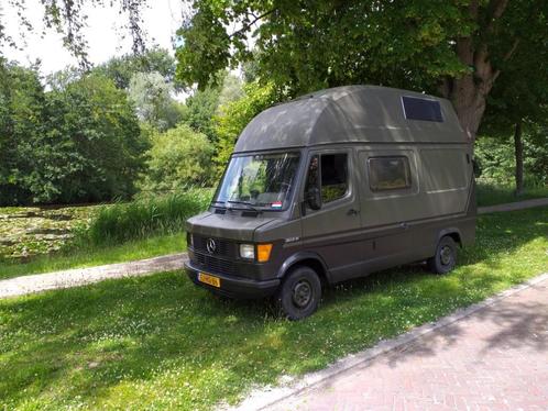 Mercedes-Benz 207d Kampeerauto 1977 Groen, Auto's, Mercedes-Benz, Particulier, Overige modellen, Schuifdeur, Trekhaak, Diesel