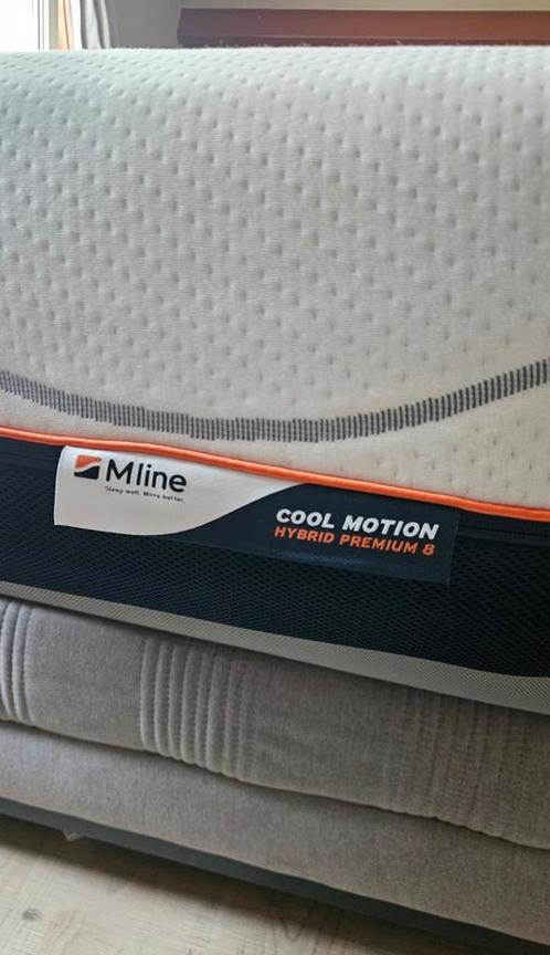 M Line slow motion 1 90 x 210 met nieuwe cool motion 8 hoes, Huis en Inrichting, Slaapkamer | Matrassen en Bedbodems, Zo goed als nieuw