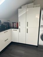 Bijkeuken wit hoogglans met zwart natuursteen blad, Huis en Inrichting, Keuken | Complete keukens, Ophalen, Zo goed als nieuw