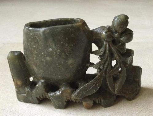 Chinees speksteen sculptuur/vaasje fraai bewerkt goede staat, Antiek en Kunst, Kunst | Niet-Westerse kunst, Verzenden
