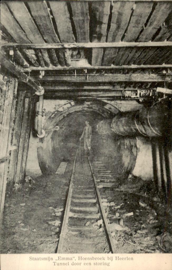 Heerlen - Staatsmijn Emma, Verzamelen, Ansichtkaarten | Nederland, Ongelopen, Limburg, 1940 tot 1960, Ophalen of Verzenden