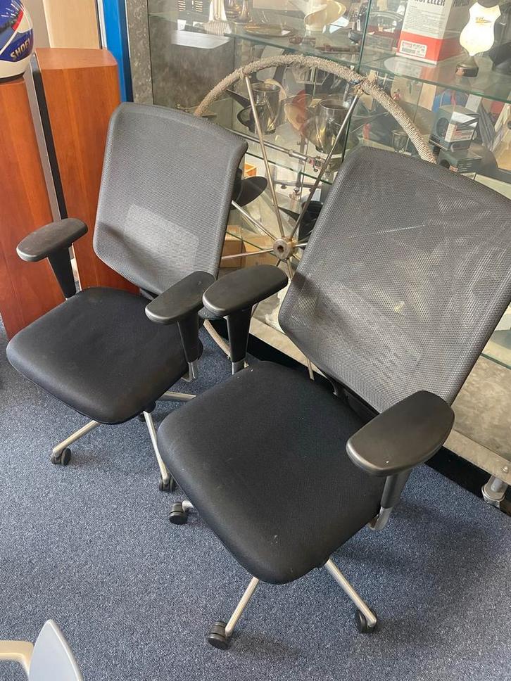 2 Luxe Vitra Meda Chairs Bureaustoelen, Huis en Inrichting, Bureaustoelen, Zo goed als nieuw, Bureaustoel, Zwart, Ergonomisch