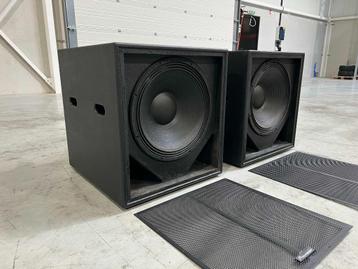 2x Pioneer XY-118S 18" sub incl. wheels with brakes beschikbaar voor biedingen