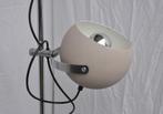 Herda | Vintage | Staande lamp | Bollamp | Beige zand | BLF, Ophalen of Verzenden, Metaal, Vintage | Design | 70ties | Vloerlamp | Bollamp | Beige | Retro