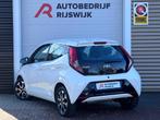 Toyota Aygo 1.0 VVT-i x-joy Navi/Camera/Xenon, Voorwielaandrijving, Gebruikt, Euro 6, 4 stoelen