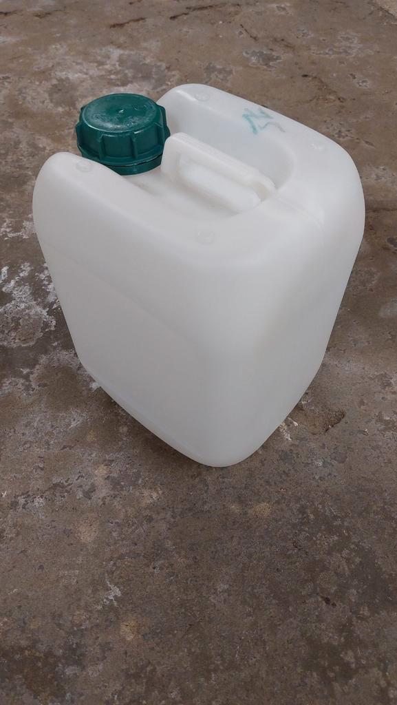 Lege Jerrycans 10 Liter *ZGAN*, Tuin en Terras, Regentonnen, Zo goed als nieuw, Kunststof, Minder dan 75 liter, Ophalen of Verzenden