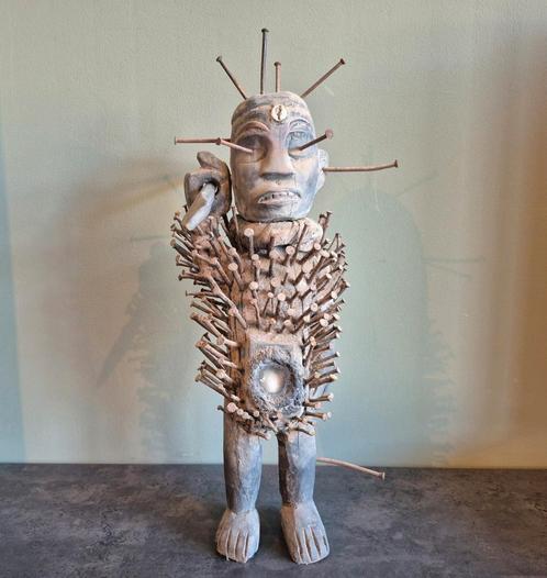 Zeer uniek Spijkerbeeld / fetish / voodoo, Antiek en Kunst, Kunst | Niet-Westerse kunst, Ophalen of Verzenden