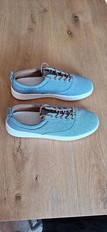 Mooie sneakers  beschikbaar voor biedingen