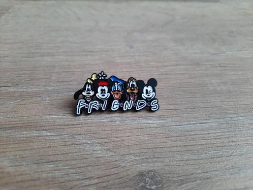1 pin van Donald Duck met zijn vrienden / friends te koop, Verzamelen, Speldjes, Pins en Buttons, Nieuw, Speldje of Pin, Overige onderwerpen