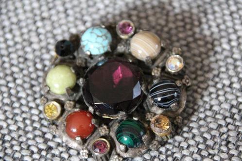 Aparte antieke Engelse broche in mooie kleuren., Sieraden, Tassen en Uiterlijk, Broches, Nieuw, Overige materialen, 4 tot 7 cm