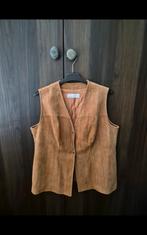 Dames Gilet van suede, ontworpen door Carla V (maat plm 42), Ophalen, Gedragen